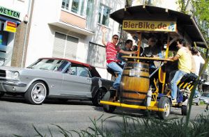 Unterwegs auf der rollenden Bierbank Foto: Bierbike GmbH