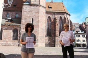 Gudrun Mauthe (links) und Sabine Braun freuen sich, das Ferienprogramm für diesen Sommer vorstellen zu können. Foto: Neß Foto: Schwarzwälder Bote