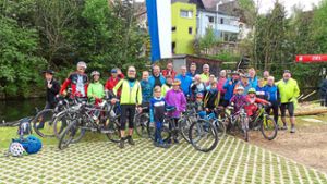 Froh gelaunt kamen die Teilnehmer der drei Touren zur Eröffnung der Radsaison am Ziel in Leinstetten an.  Foto: Vollmer Foto: Schwarzwälder Bote