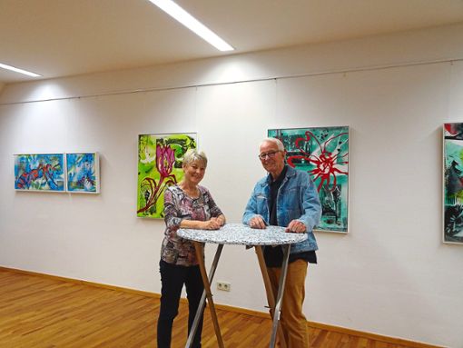 Brigitte und Günter Leber werden am Mittwoch, 18. September, interessierte Besucher durch ihre Löffinger Kunstausstellung führen.  Foto: Bächle Foto: Schwarzwälder Bote