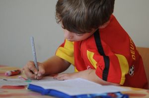 Finnische Schulkinder müssen in Zukunft keine Schreibschrift mehr lernen. (Symbolfoto) Foto: dpa
