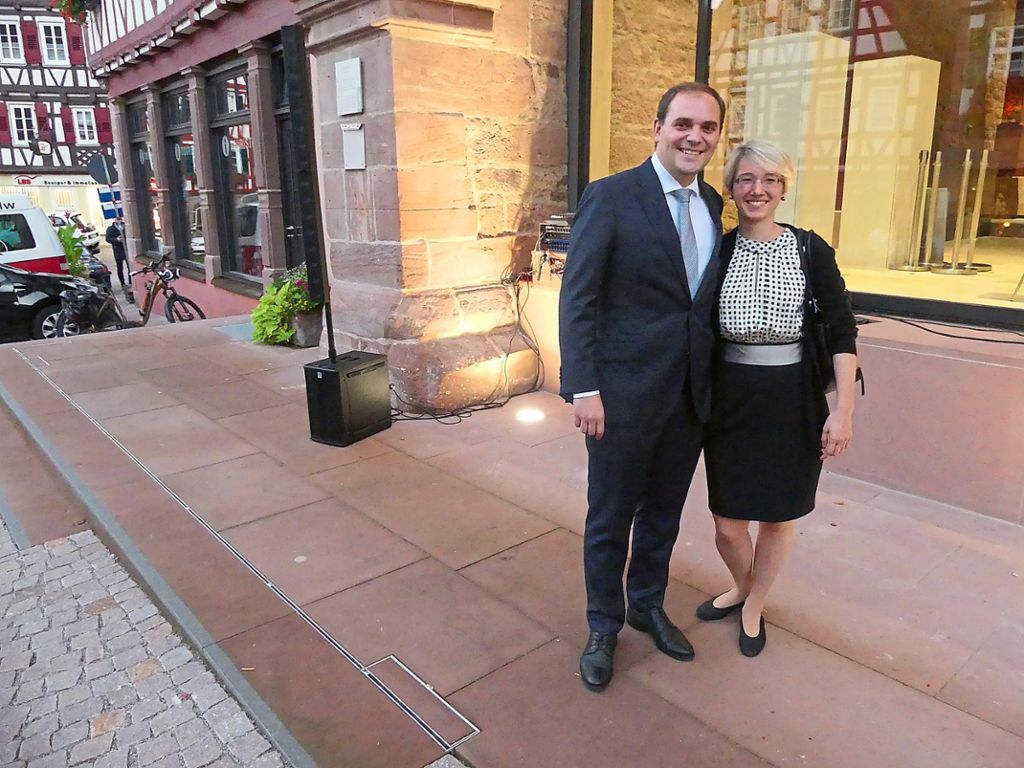 Florian Kling, hier mit seiner Ehefrau Klara Scheuren, ist der neue OB in  Calw.   Foto: Klormann