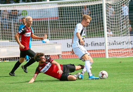 Nach der bitteren Niederlage gegen den SC Freiburg II wollen die Balinger Spieler in Aalen nicht leer ausgehen.  Foto: Kara
