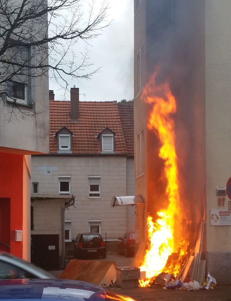 Die Fassade drohte zu brennen. Foto: Wolfgang Töpfer