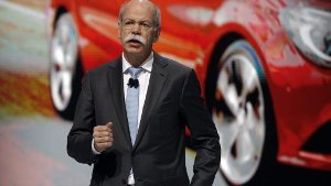 Daimler überprüft Ziele für 2013