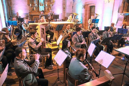 Ein wunderbares Konzert bringen die Musiker des Musikvereins Frohsinn Rohrbach in der Kirche St. Johann zu Gehör. Foto: Schwarzwälder Bote