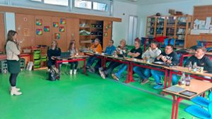 Der Gütenbacher Gemeinderat drückt die Schulbank: In der Grundschule wird der  Haushaltsplan vorbereitet. Foto: Gruber