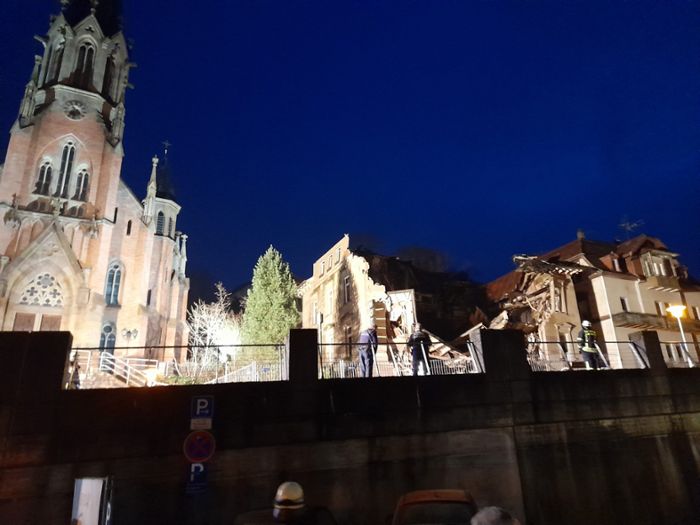Keine Verletzten bei Einsturz: Ehemaliges Hotel am Kurpark in Bad Wildbad zusammengebrochen