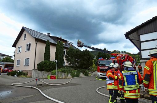 Die Feuerwehr Friesenheim war mit drei Löschzügen und 51 Einsatzkräften vor Ort. Foto: Wolf