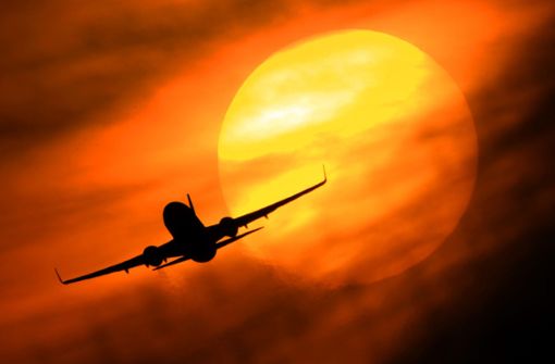Flugreisen sind auch im zweiten Jahr der Pandemie möglich. Foto: dpa/Julian Stratenschulte