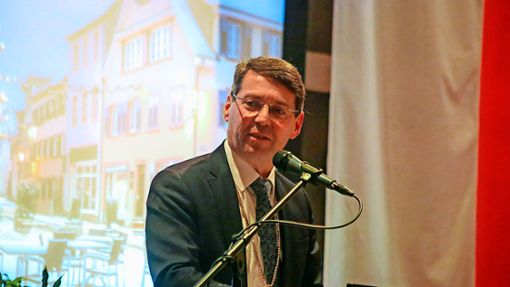 Ettenheims Bürgermeister Bruno Metz rief zu mehr gesellschaftlichem Engagement auf. Foto: Decoux
