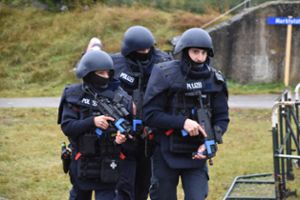 Bei der BWTEX haben Polizei, Bundeswehr und andere Organisationen am Wochenende auf dem Truppenübungsplatz bei Stetten am kalten Markt den Kampf gegen den Terror geübt. Szenario war ein fiktiver Anschlag auf Konstanz. Zum Artikel mit Video Foto: Jannik Nölke