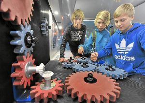 Um Jugendliche mehr für Technik und Naturwissenschaft zu begeistern, gründet der Landkreis Freudenstadt eine Jugendtechnikschule. Foto: Schutt