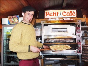 Kommt in Zukunft regelmäßig nach Ebingen: der französische Markt Petit Café. Foto: Eyrich