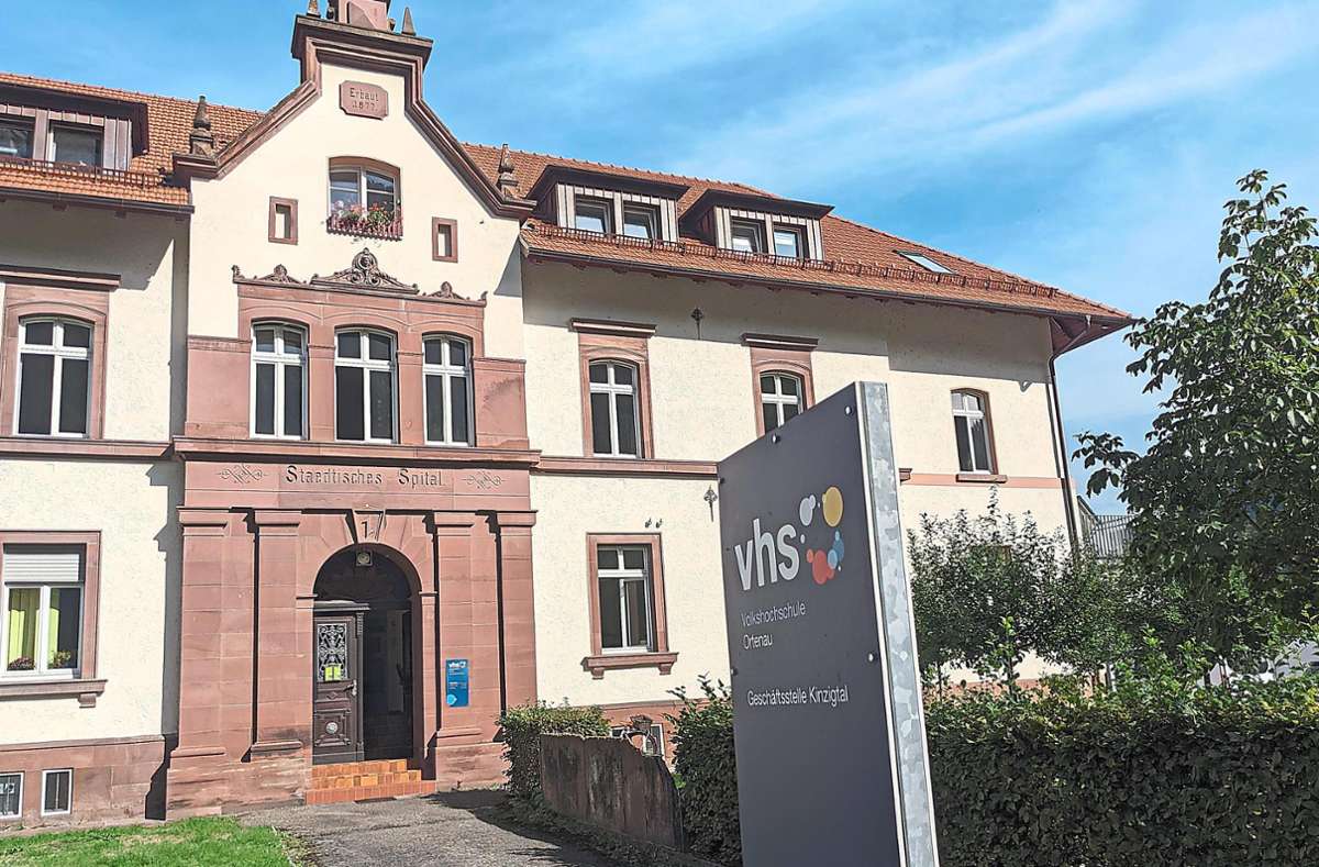 Die neuen Programmhefte gibt es unter anderem in der Geschäftsstelle in Wolfach im alten Spital.