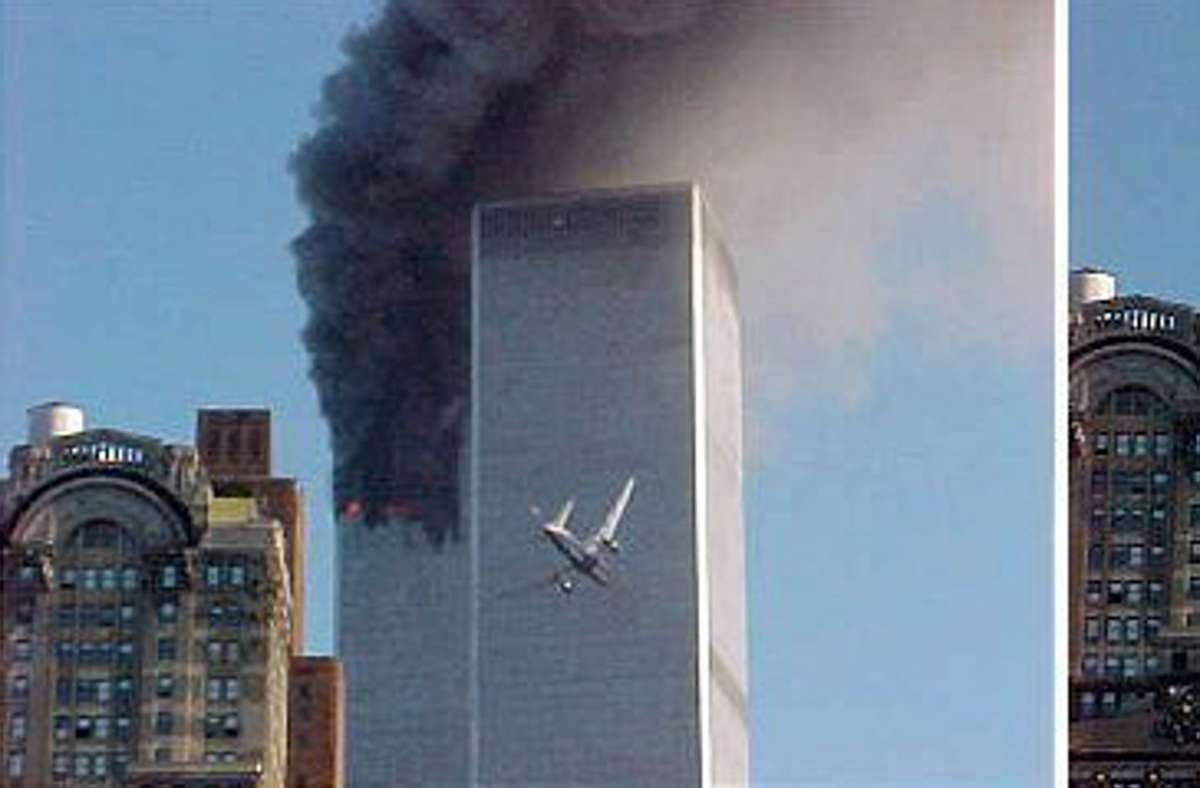 Die verheerenden Anschläge vom 11. September 2001 wurden vom Terrornetzwerk Al-Qaida durchgeführt. Dazu entführten die Islamisten vier Flugzeuge. Zwei davon lenkten sie in die Türme des World Trade Centers in New York City.