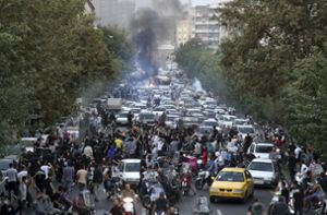 Im vergangenen Herbst kam es im Iran zu  Massenprotesten gegen das Regime – die beiden nun verurteilten Journalistinnen berichteten darüber. Foto: dpa/Uncredited