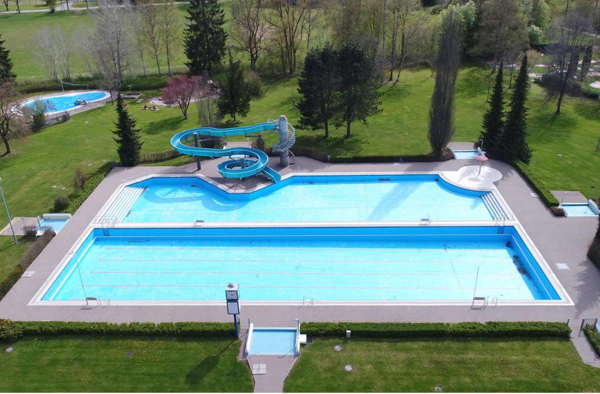 Ein Sanierungsfall: Das leere Parkschwimmbad in Donaueschingen (aufgenommen im Mai) muss erneuert werden, und die Stadt muss bei den Ausgaben genau rechnen. Der Gemeinderat steht hinter den geplanten Ausgaben.