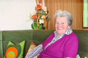 Rosa Klausmann fühlt sich am Mönchhof pudelwohl – und das schon seit vielen Jahrzehnten. Foto: Dold Foto: Schwarzwälder Bote