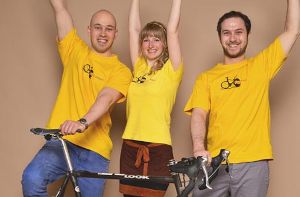 Drei Rad-Liebhaber machen Langfingern das Leben schwer: (von links) Martin Jäger, Steffi Wulf und Anton Marcuse haben eine Internetseite und eine App entwickelt. Foto: sb