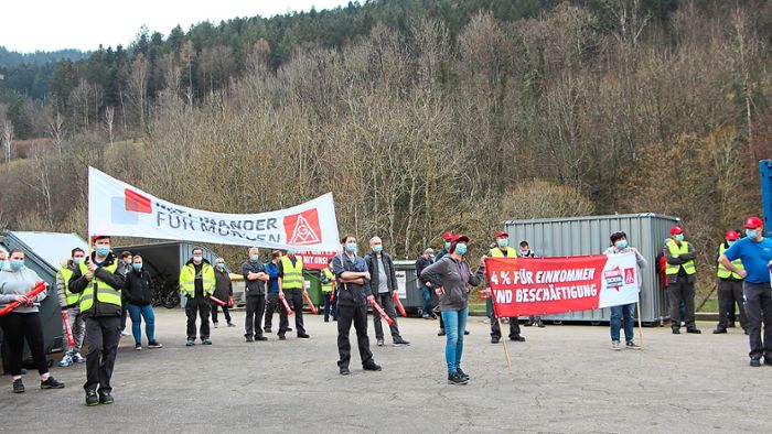 100 Mitarbeiter legen Arbeit bei Leipold in Wolfach nieder
