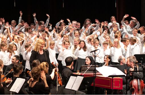 So jubelten die jungen Mitwirkenden bei der Aufführung von Haydns „Schöpfung“ im Mai diesen Jahres in Esslingen. Foto: Bachakademie/Holger Schneider