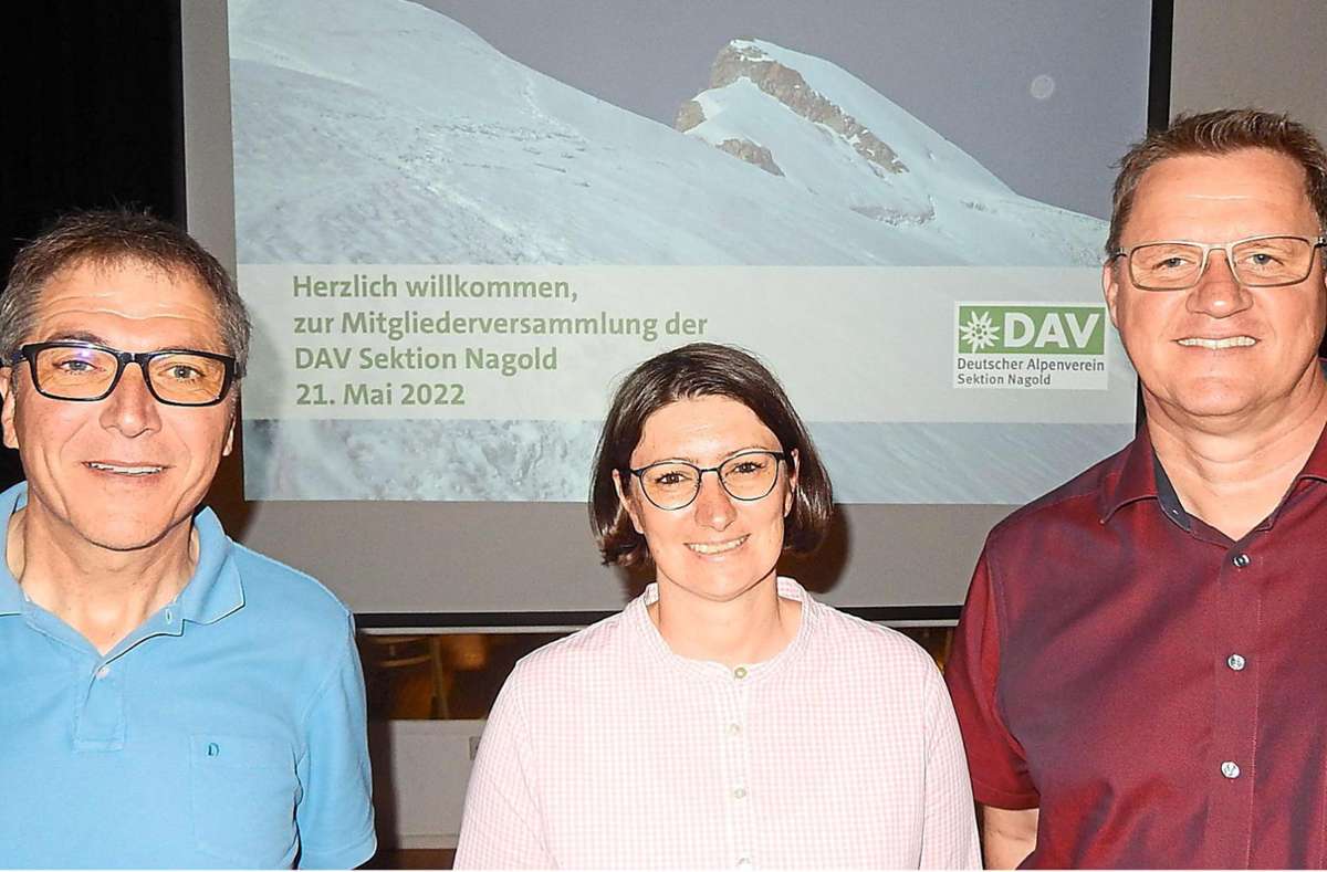 Führungswechsel beim DAV: Hartmut Knaus (links) stellte das Amt des ersten Vorsitzenden zur Verfügung, Sven Rahlfs (rechts) folgt ihm nach. Sarah Müller ist neue zweite Vorsitzende. Foto: Seid