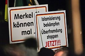 Die Pegida-Anhänger konnten am letzten Montag in Dresden nicht auf die Straße gehen - nun wollen die Veranstalter die Massen in Leipzig mobilisieren. (Archivfoto) Foto: epd