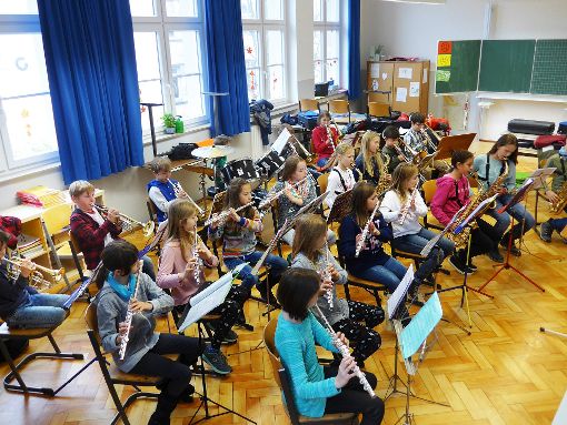 Auch die jungen Musiker des Städtischen Orchesters Albstadt proben schon für das Herbstkonzert. Foto: Glück Foto: Schwarzwälder-Bote