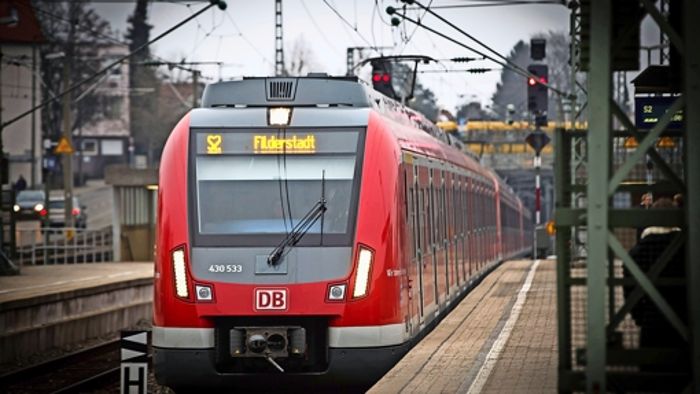 Defekte S-Bahn bremst Feierabendverkehr aus