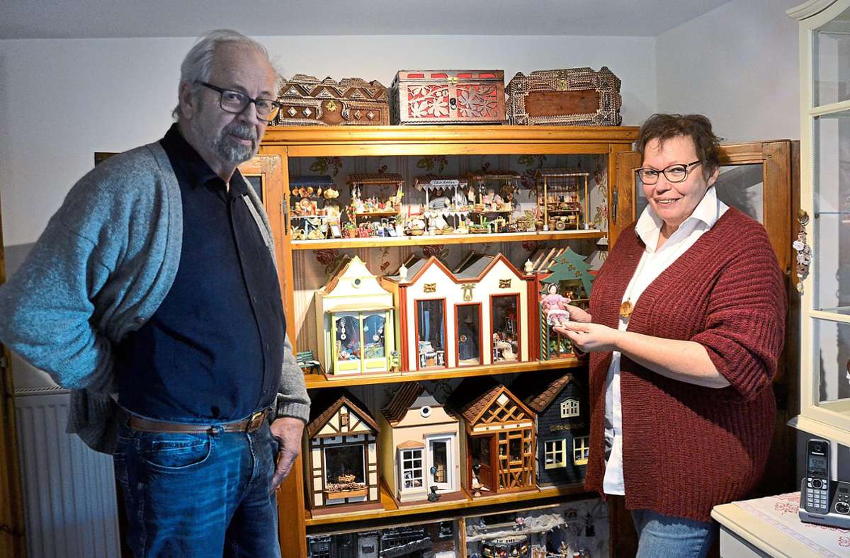 Dieter und Brit Märte Hörmann präsentieren ihre Häuser für das Projekt Winzighausen. Foto: Störzer