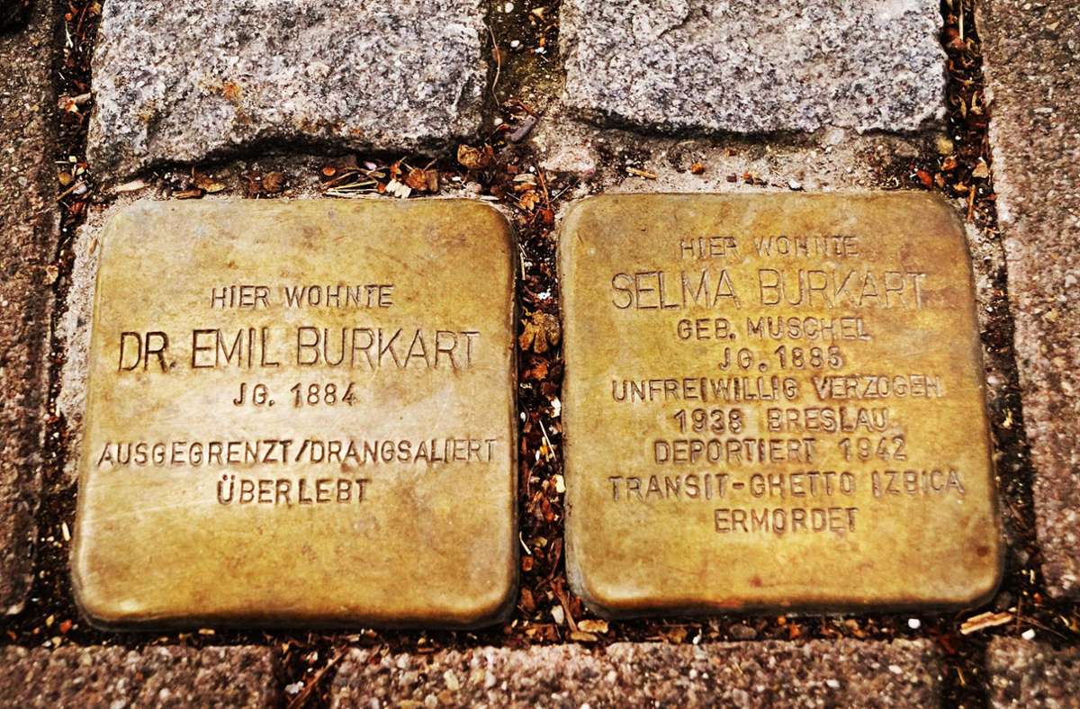 Die Stolpersteine von Emil und Selma Burkart sind eine Warnung: Alltagsrassismus kann auch in extremer Gewalt enden. Foto: Kuster
