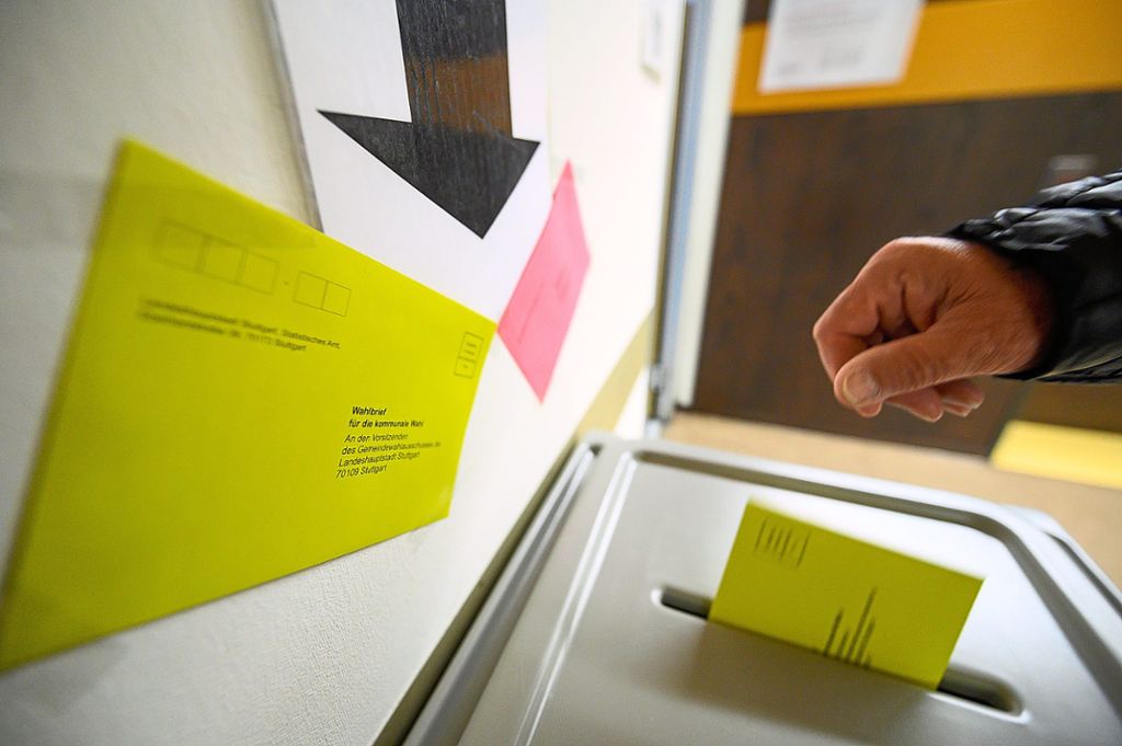 Ein Bürger gibt seine Stimme ab – in der Annahme, dass die auserwählte Person das mögliche Mandat auch annimmt. Foto: Gollnow