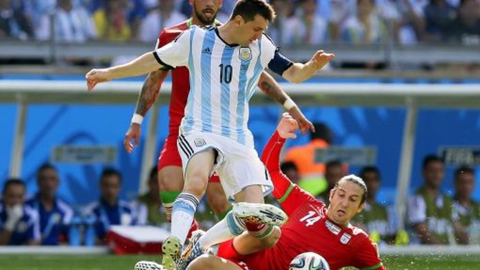 Messi rettet schwache Argentinier