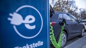 Derzeit kommen immer weniger neue Batteriefahrzeuge in Deutschland auf die Straßen. (Symbolbild) Foto: dpa/Jens Büttner