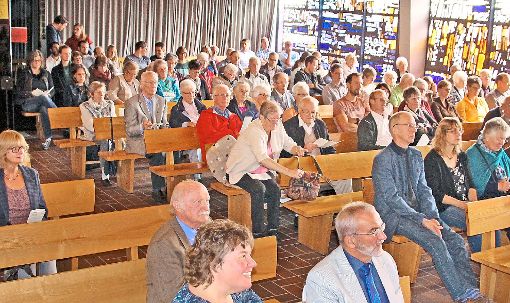 Auf viel Interesse stößt die Gemeindeversammlung der Kirchengemeinde St. Georgen-Tennenbronn. Fotos: Hübner Foto: Schwarzwälder-Bote