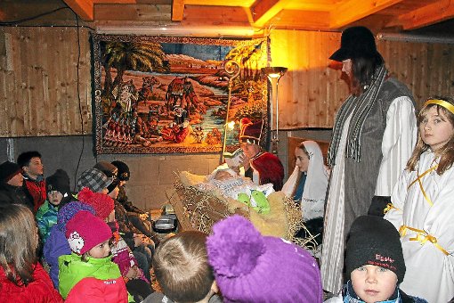 Im vergangenen Jahr war die Hochdorfer Stallweihnacht gut besucht. Foto: Archiv Foto: Schwarzwälder-Bote