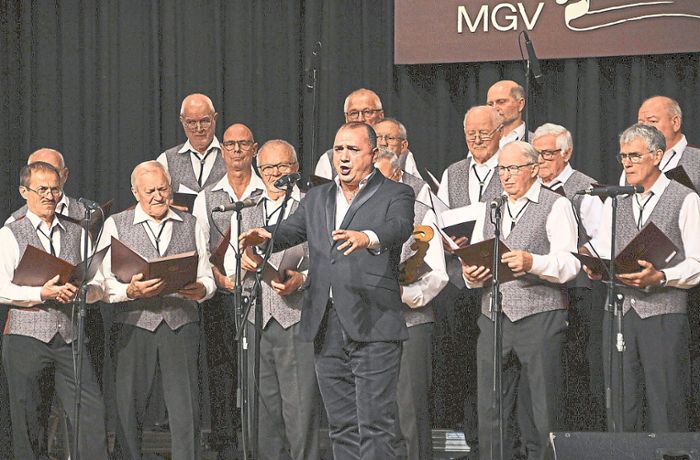 Voller musikalischer Höhepunkte: Männergesangverein Harmonie Ichenheim singt vor voller Langenrothalle