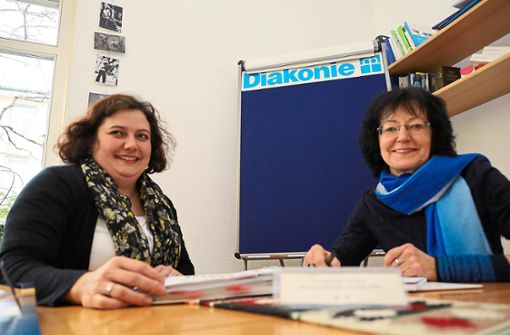 Elke Armbruster (links) wird im Juli 2022 die Geschäftsführung des Diakonischen Werkes Schwarzwald-Baar von Anita Neidhardt-März übernehmen, die dann in den Ruhestand tritt. Foto: Heinig