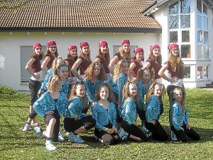 Die erfolgreichen Mädchenteams des TSV Höchmössingen freuen sich über ihr tolles Abschneiden beim Regiofinale Foto: Harzer Foto: Schwarzwälder-Bote