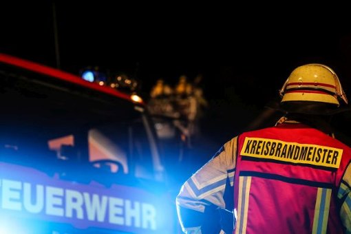 In der Nacht auf Dienstag ist die Feuerwehr zu einem Brandalarm in der Karlstraße in Ammerbuch (Kreis Tübingen) ausgerückt. Ein betrunkener Bewohner hatte sein Essen auf dem Herd vergessen. (Symbolfoto) Foto: Eich