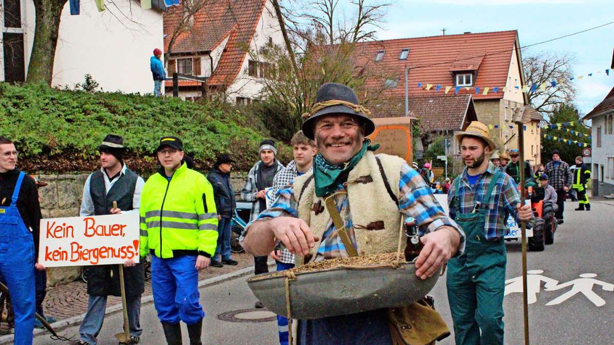 Umzug in Bierlingen: Narren thematisieren Bauernproteste
