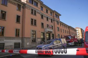 Im Pflegeheim  „Casa per Coniugi“ in Mailand ist in der Nacht  ein  Feuer ausgebrochen. Es gibt Tote und Verletzte. Foto: dpa/Antonio Calanni