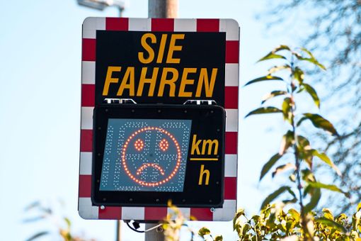 Solche Geschwindigkeitsanzeigetafeln sind für Villingen-Schwenningen kein Thema. Foto: ©  anjajuli  – stock.adobe.com Foto: Schwarzwälder Bote