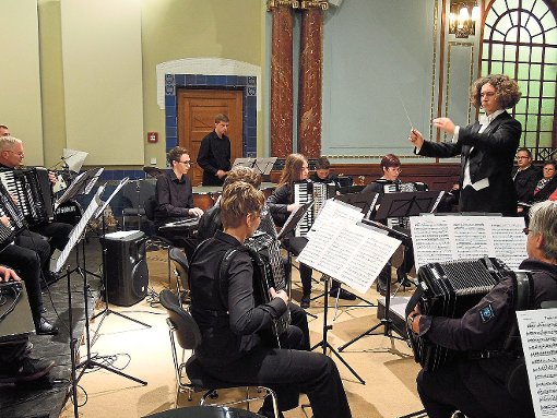 Die Spieler des Akkordeon-Orchesters Bad Wildbad bgeisterten die Zuhörer. Foto: Verein Foto: Schwarzwälder-Bote