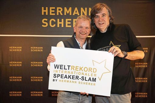 Christoph Hirsch (links) trat beim Speaker Slam-Weltrekord auf, den Hermann Scherer (rechts) organisiert hatte. Foto: Privat