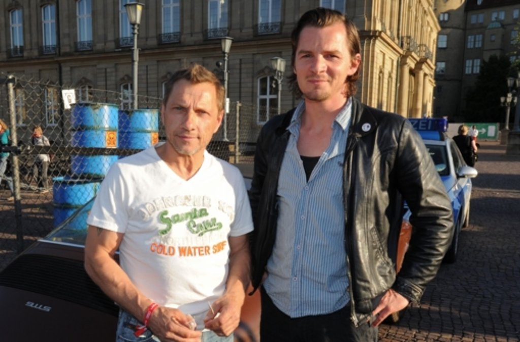 Thorsten Lannert (Richy Müller) und Sebastian Bootz (rechts, Felix Klare) ermitteln im Tatort Happy Birthday, Sarah.