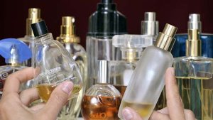 Parfüm-Dieb verliert Personalausweis