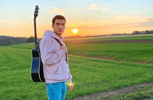 Der aus Nagold stammende Singer-Songwriter und angehende Musical-Star Luka Maksim Klais. Foto: Klais