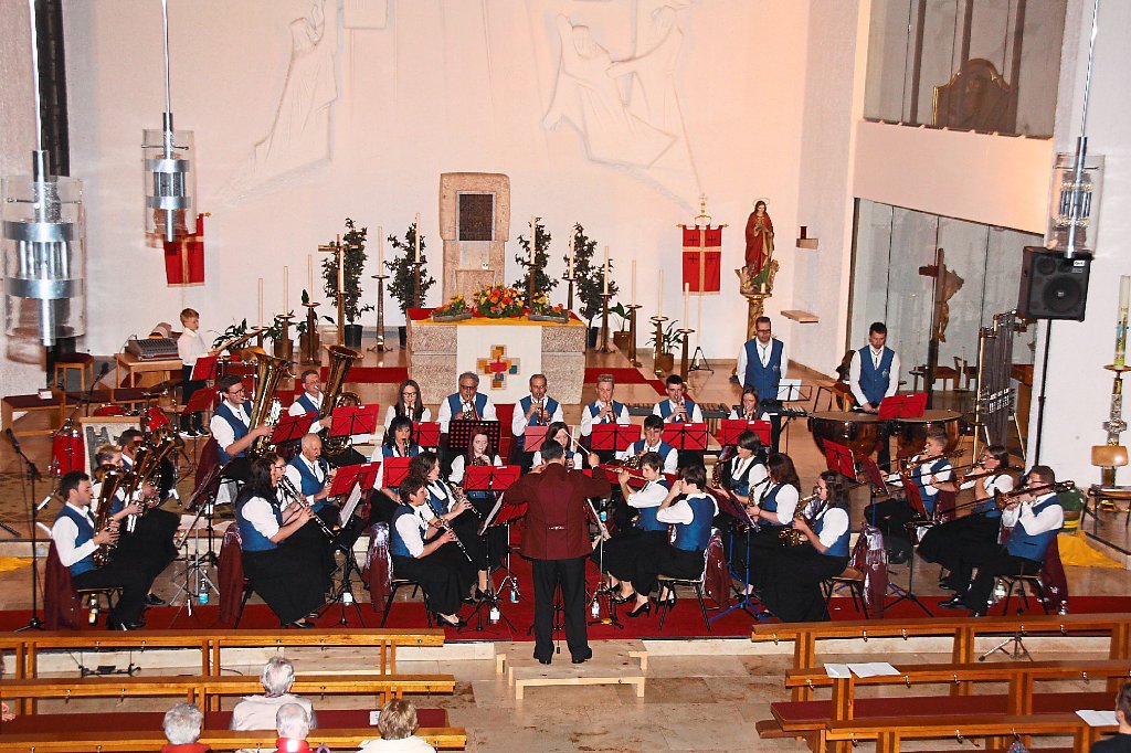 Die Musikkapelle Gütenbach präsentierte den Zuhörern ein anspruchsvolles Kirchenkonzert.  Fotos:  Hegenauer Foto: Schwarzwälder-Bote